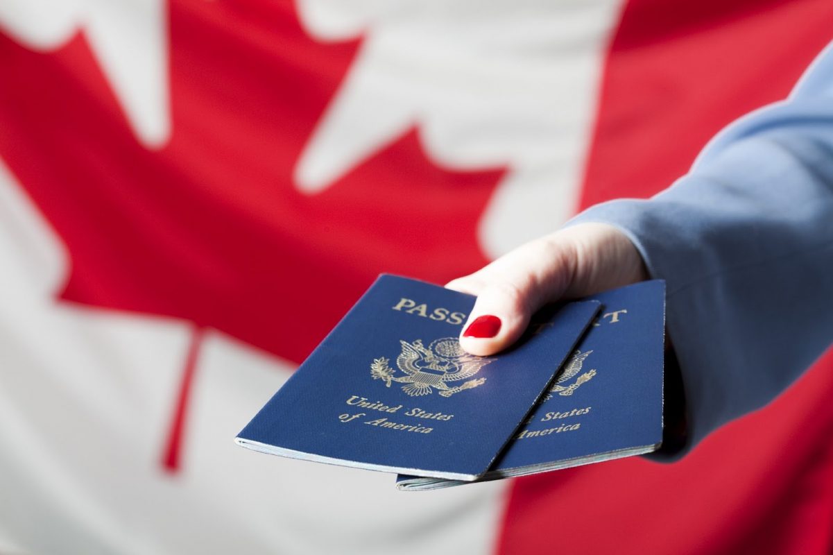 Định cư Canada diện tay nghề (Skilled Worker) nên lựa chọn chương trình Express Entry hay Đề cử tỉnh bang (PNP)