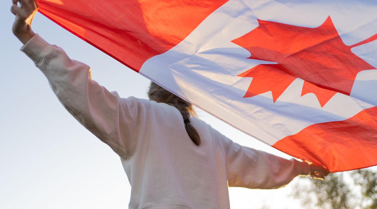 Canada đang xem xét chính sách cho phép du học sinh làm việc 30 giờtuần