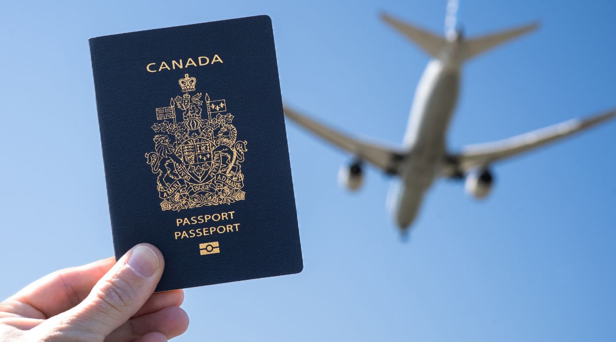 Cách Bộ di trú Canada kiểm chứng Thư mời làm việc trong hồ sơ nhập cư